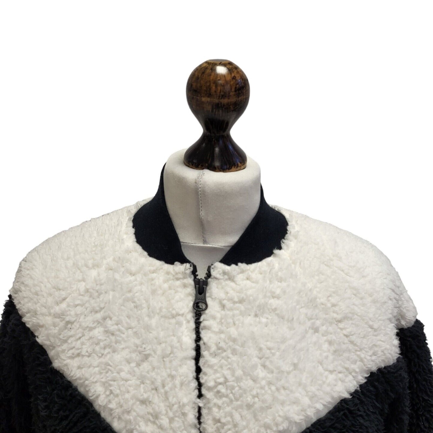 Nike Sports Jacket Black & White Fluffy Collared Women's UK Small G400