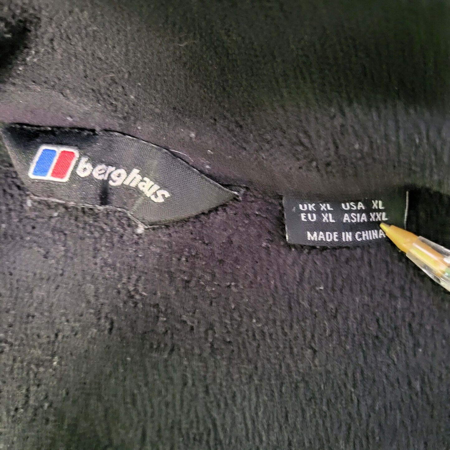 Berghaus Black Zipped Fleece Hiking Walking Jacket Men's UK xL EU 56 H955