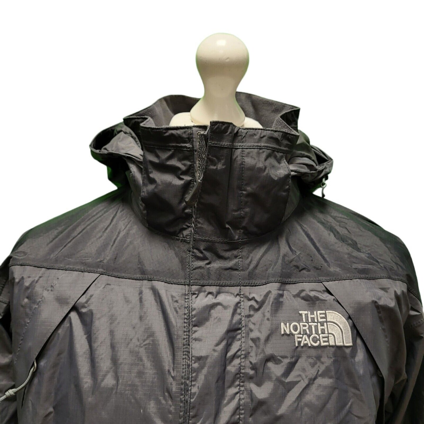 The North Face Black Grey Lightweight Hooded Jacket Men's UK S H959