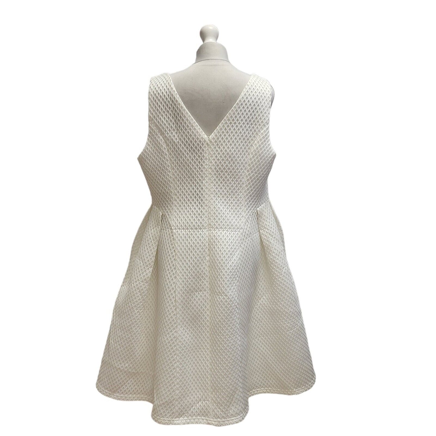 Lovedrobe White Sleeveless Lace Dress UK Women's 20 Bnwt BB350